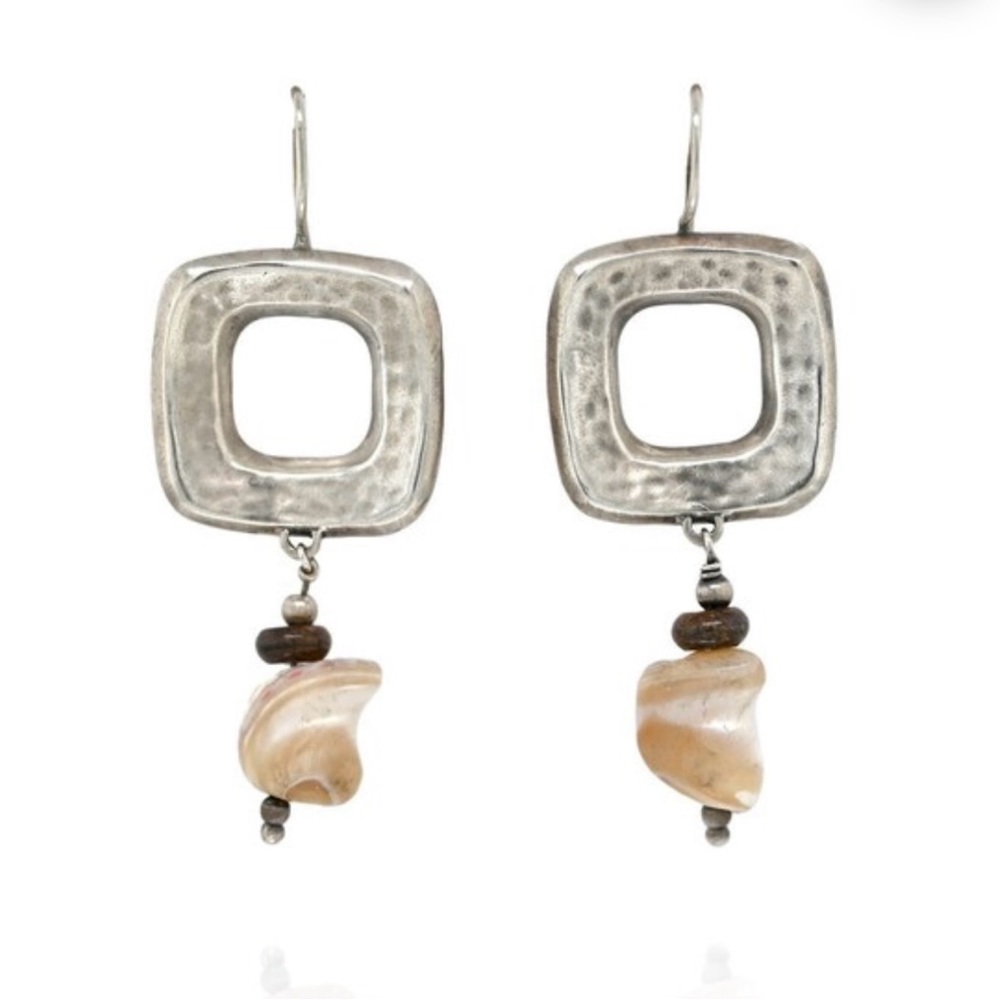 Silpada 925 Sterling Silver “Hip To Be Square” Mother of Pearl Earrings